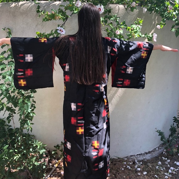 Vintage Japanese Kimono - Picture 3 of 5